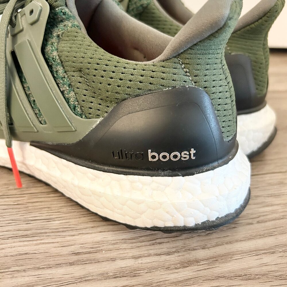 Adidas Men's Ultra Boost 1.0 Sneakers in Base Olive Green Size 8.5 LIKE NEW - Picture 7 of 12